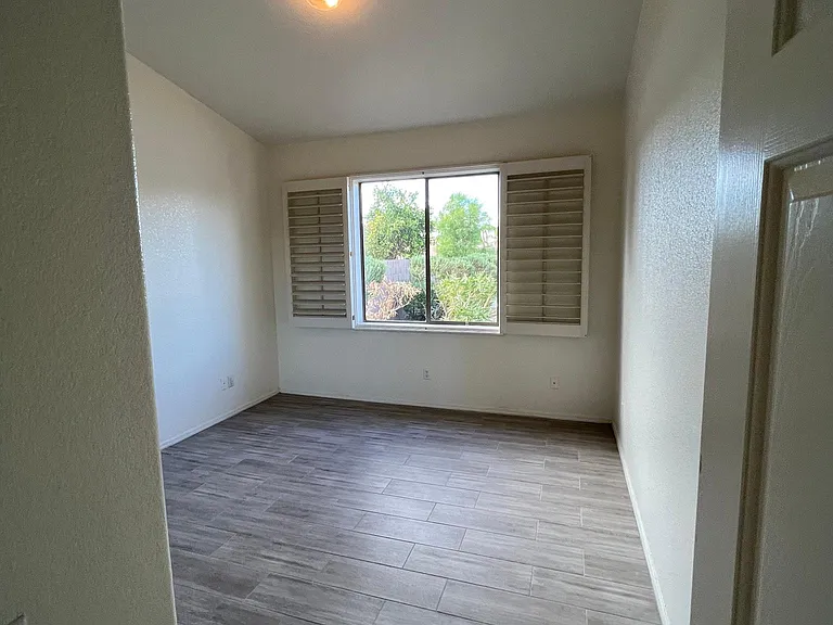 814 W Beechnut Dr — Photo 29