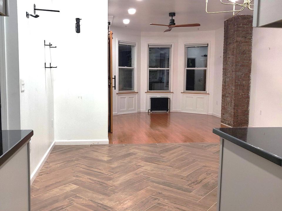 1st image of 12 McDougall St Floor 1