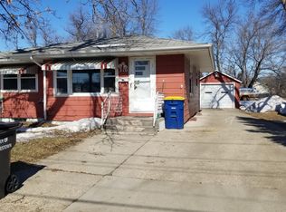 310 10th St SW, Jamestown, ND 58401