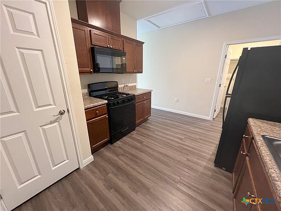 4th image of 708 Buena Vista Ave