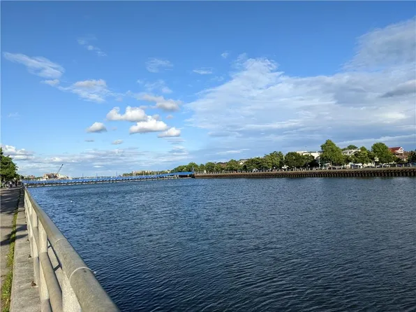 1625 Emmons Avenue image 26 of 32