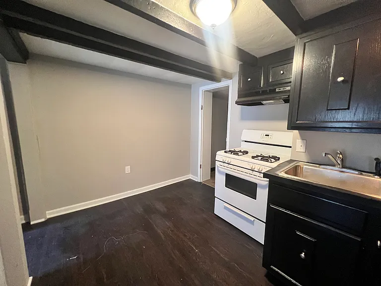 32 N East St #1 — Photo 8