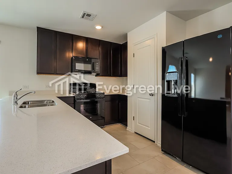 10909 SW 23rd Pl — Photo 5