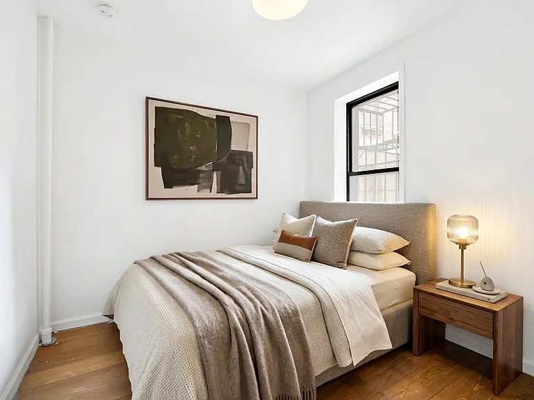 196 Elizabeth St #3 — Photo 7