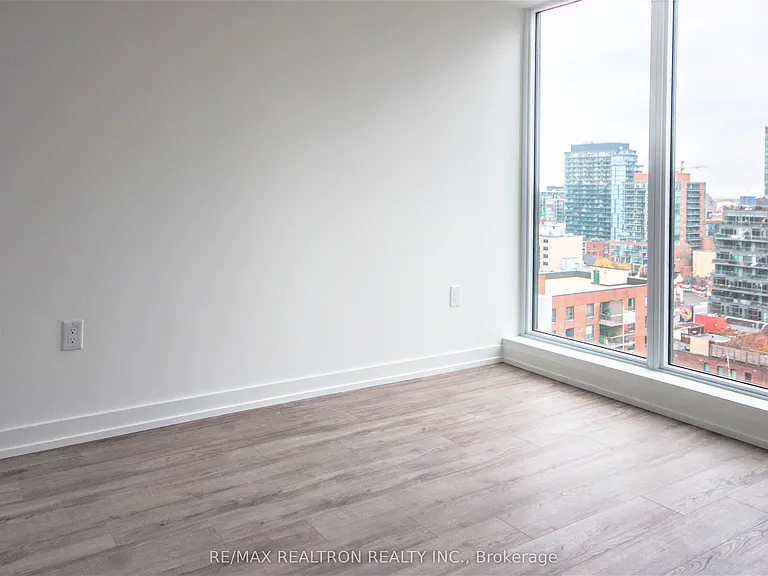 77 Shuter St #1602 — Photo 2