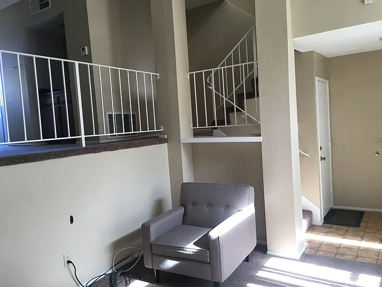 2030 S Bon View Ave #D — Photo 9