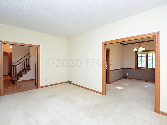 5th image of 3017 S Village Green Dr