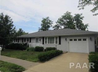 1354 Georgeanne Dr, Pekin, IL 61554