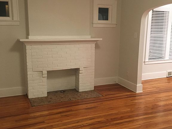 2nd image of 1461-1463 Lakepointe St