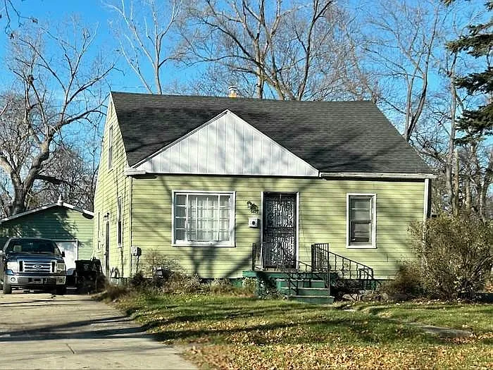 5413 Dupont St — Photo 1