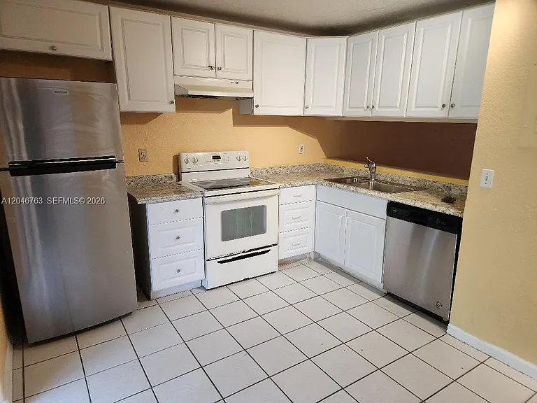 4147 NW 19th St #4147 — Photo 6