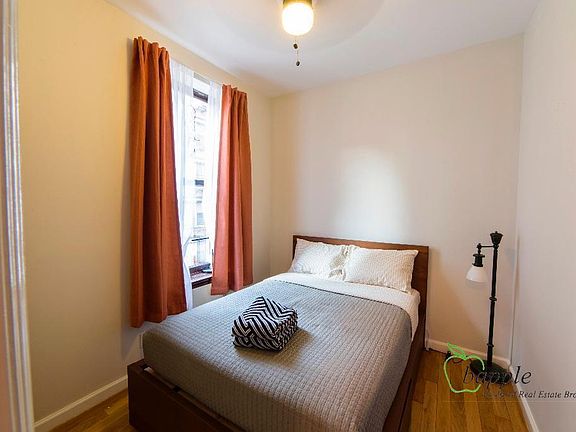 2nd image of 214 Mulberry St APT 3B
