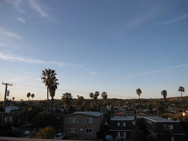 3 Bedroom Townhome with Rooftop Deck in Pacific Beach — Photo 2