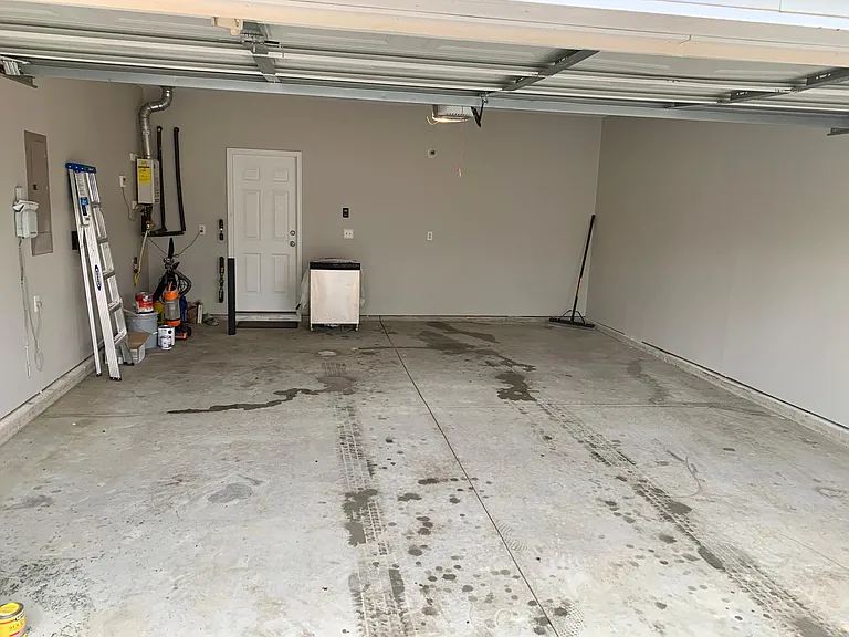 Huge 2 car garage with plenty of room for storage......