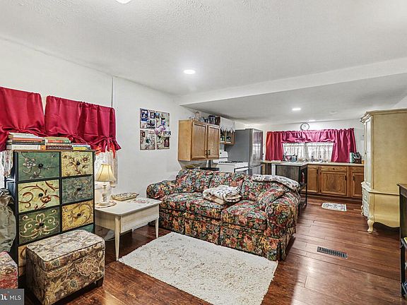 2nd image of 509 Middleview Dr