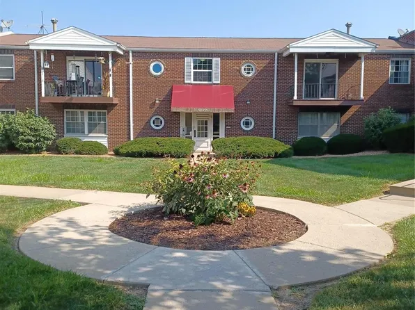 10311 Forest Brook Ln APT B, Saint Louis, MO 63146