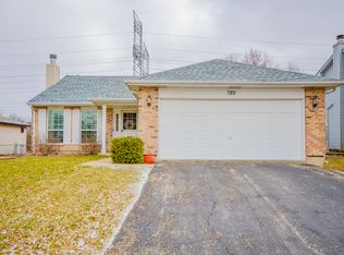 789 Thoreau Dr, Elgin, IL 60120