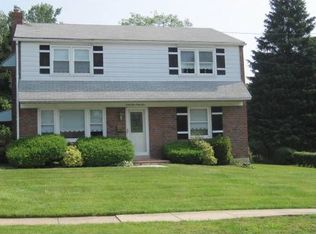 4961 Madison Dr, Brookhaven, PA 19015