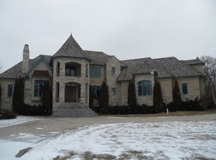 706 Milton Rd, Inverness, IL 60067