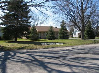 1684 S Hickory Ridge Rd, Milford, MI 48380