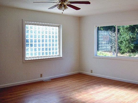 5th image of 3500 Lake Earl Dr