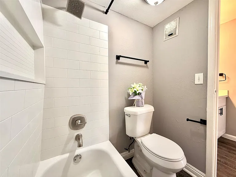 7200 T C Jester Blvd #3903 — Photo 13