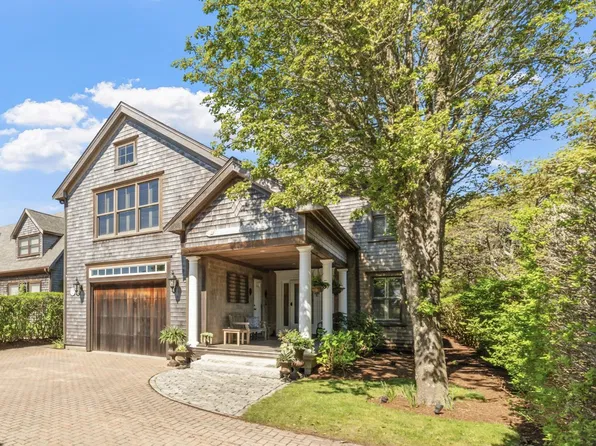24 Macys Ln, Nantucket, MA 02554