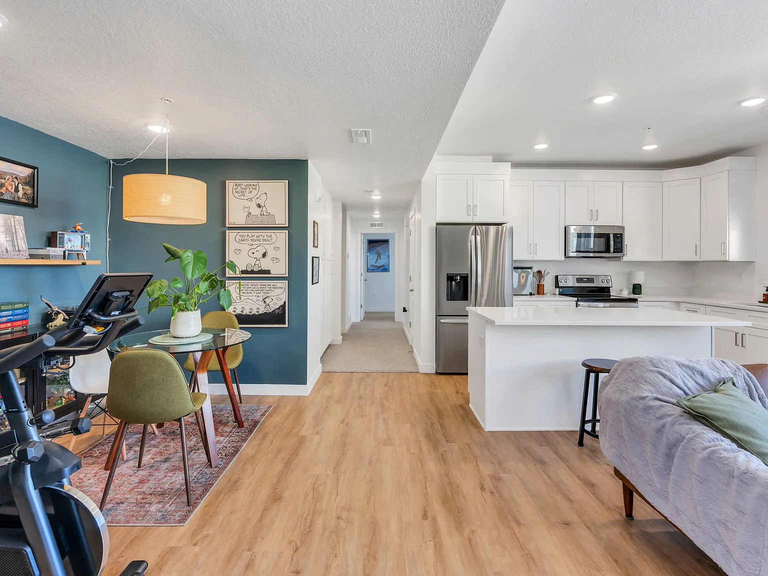 2 bed, 1021 sqft, $2,100 — Photo 1