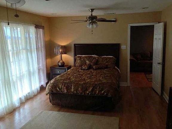5th image of 4847 Kendall Dr