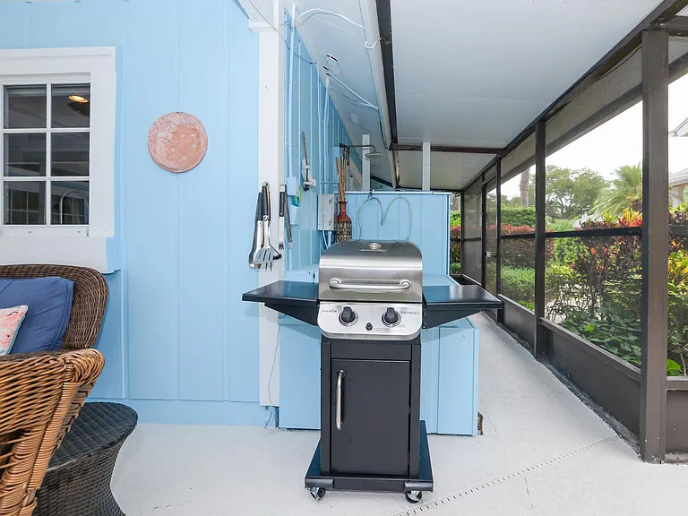 4051 NE Breakwater Dr — Photo 20
