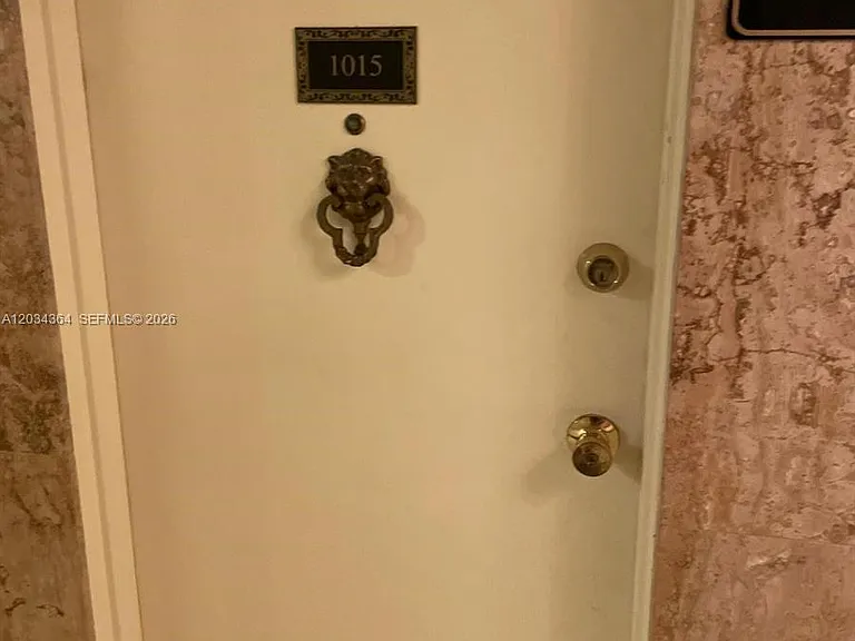 700 Biltmore Way #1015 — Photo 6