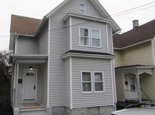 6 Armstrong Pl, Bridgeport, CT 06608