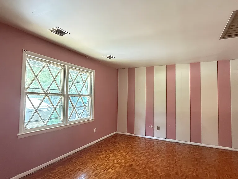 806 W Sugar Creek Rd — Photo 2