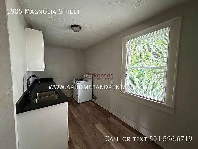 1905 N Magnolia St — Photo 5
