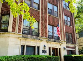 1112 Grove St APT 1A, Evanston, IL 60201
