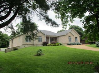 5277 Kerth Rd, Saint Louis, MO 63128