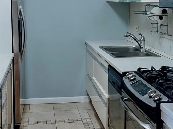 7002 Blvd East image 6 of 31