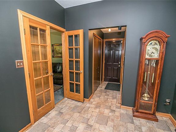 3rd image of 357 Dumbarton Blvd
