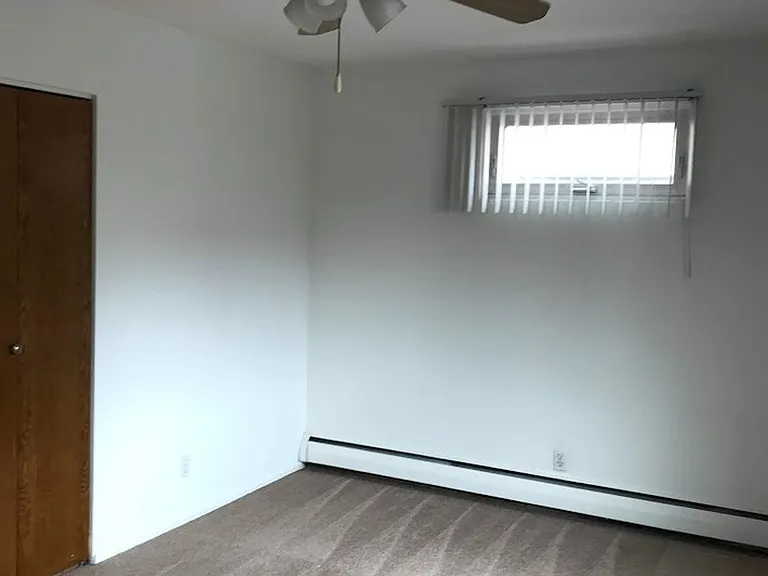 2725 Humboldt Ave S — Photo 8