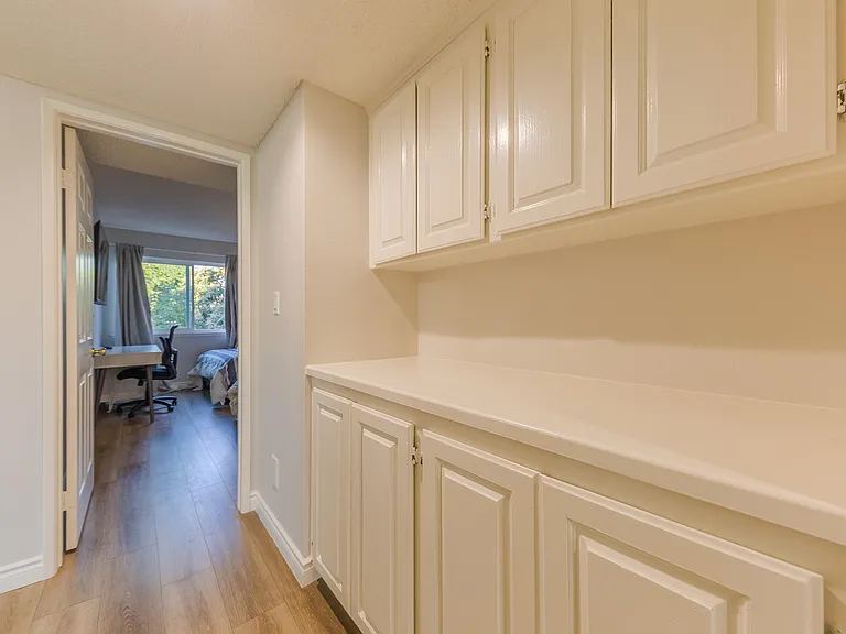 409 Genoa St — Photo 34