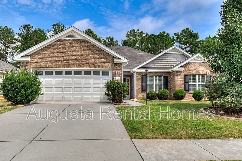 4 bed, 2.0 bath, 2133 sqft, $2,050 — Photo 2