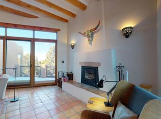 14 Camino Bonito, Santa Fe, NM 87506
