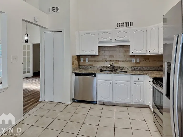 6708 Oriole Ct — Photo 8