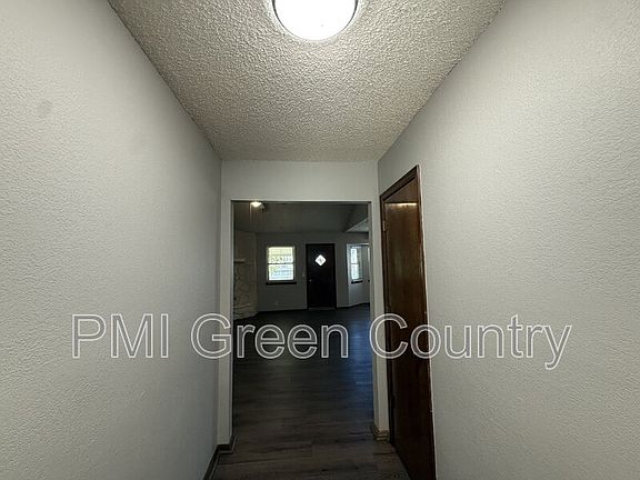 3rd image of 4708 S Maple Ave