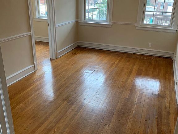 3rd image of 3505 Park Ave #1/2