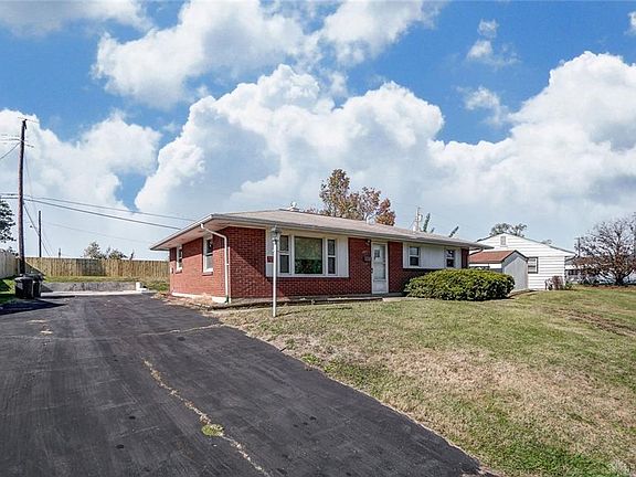 3rd image of 3973 Westmont Pl