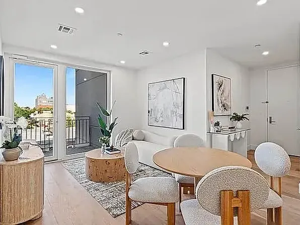 1173 Rogers Avenue image 2 of 8