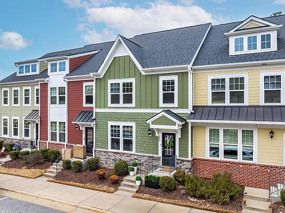 2nd image of 409 Triumph Ln