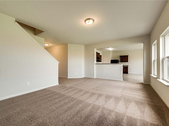 3rd image of 6120 Obsidian Creek Dr