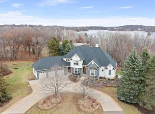 2 Brainard Way, North Oaks, MN 55127